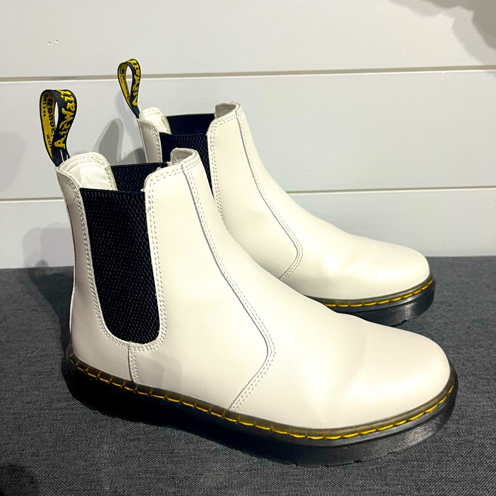 Dr Martens Dorrian chelsea boots in white.